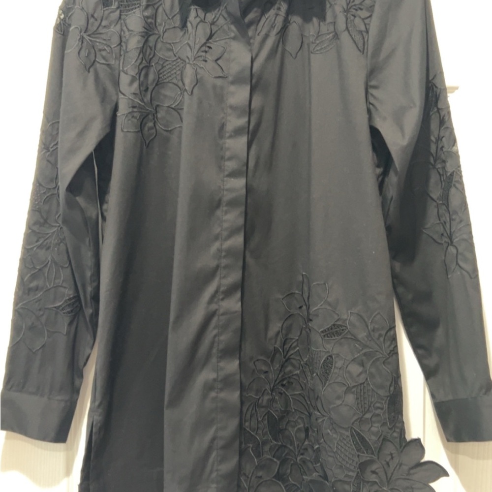 Chico's Black Floral Embroidered Women’s Shirt NWT - Picture 3 of 6